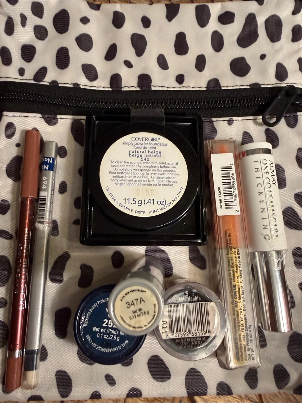 💄NWT Makeup Essentials Kit - Neutral Peach & more with a bl/wht crossbody bag